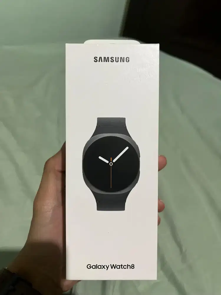 Samsung galaxy smartwatch 8 (BNIB) 44mm