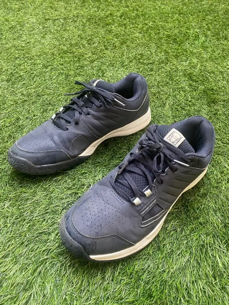 Artengo sepatu tenis bekas TS500