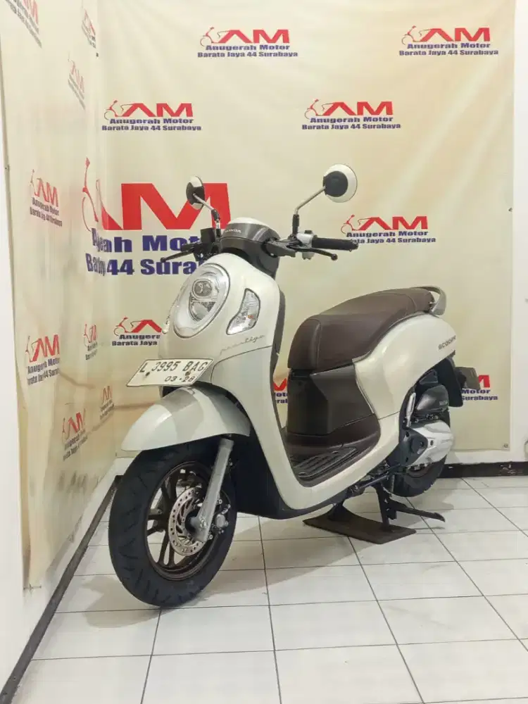 Siap pakai  Honda Scoopy prestige tahun 2023 putih Doff