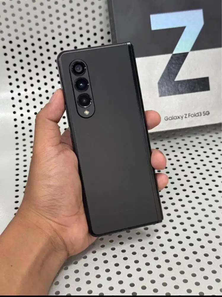 Samsung Zfold 3 12/256 sein