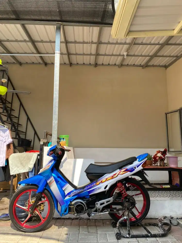 YAMAHA FIZR 2002