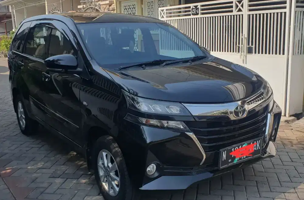 Toyota Avanza hitam surabaya malang