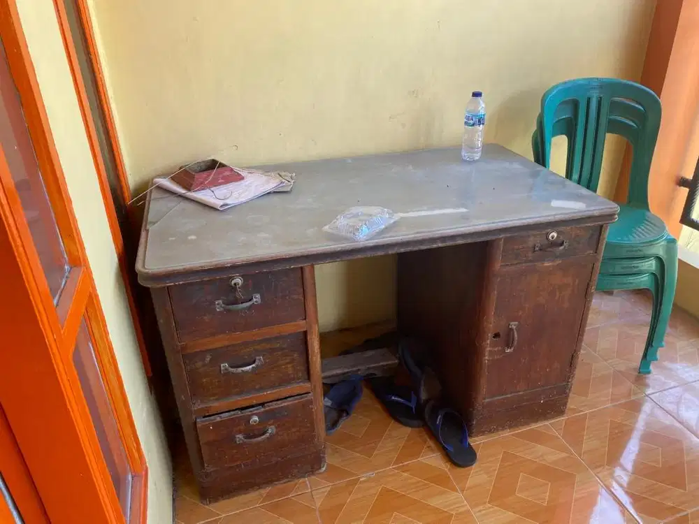 Meja Kerja Jati