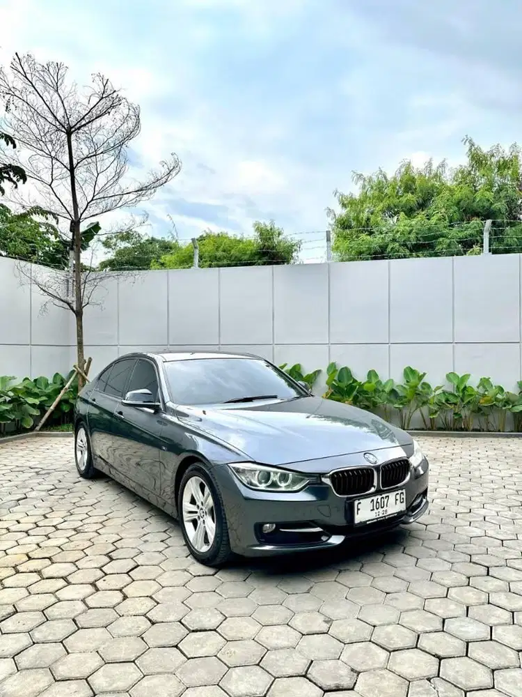 BMW F30 320i 2015 AT km 70rb