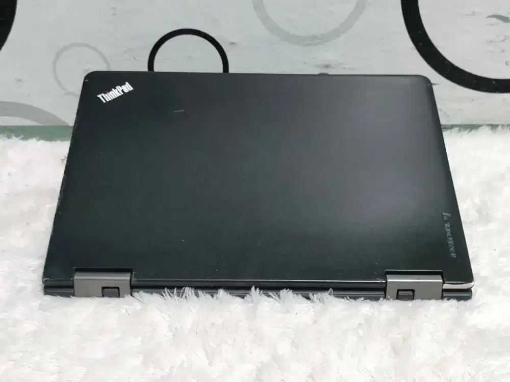 Jum'at berkah,,, Lenovo Thinkpad Yoga 11E