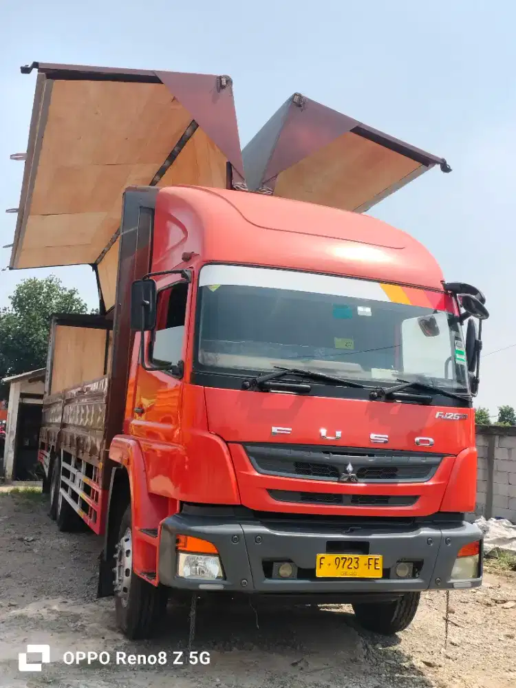 TRUK WINGBOX MITSUBISHI FUSO FJ2523 TRONTON 6X2 TH. 2015
