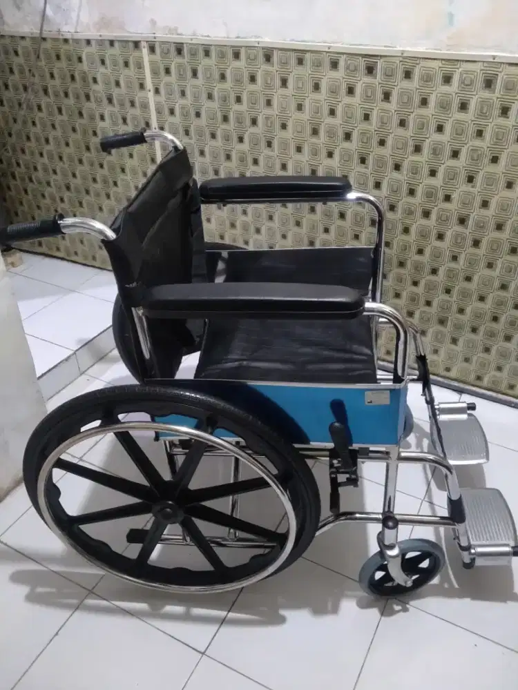 Kursi roda like new