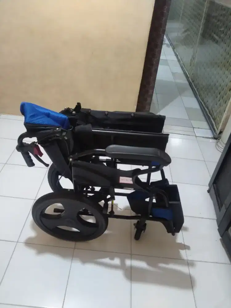 Kursi roda avico