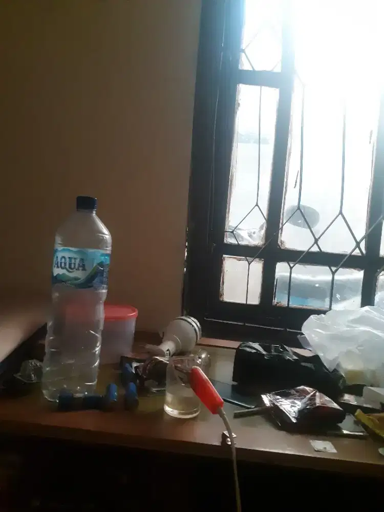 Sales wanita sistem komisi, mencari order