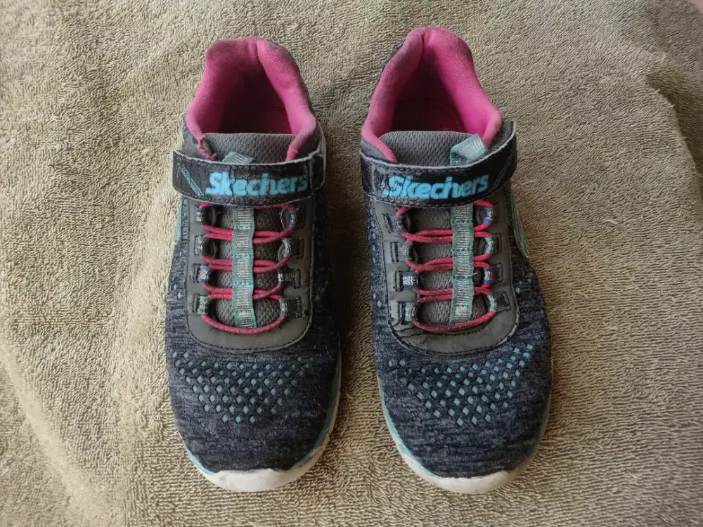 Sepatu Skechers Women/Girl /Children - size 34