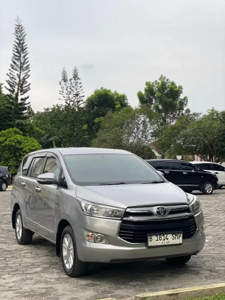 Innova V 2.0 MT 2016
