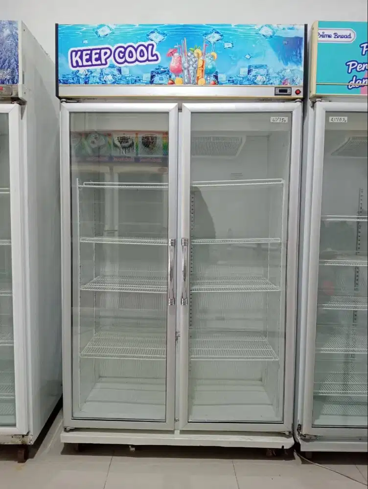 Showcase 2 pintu chiller pendingin minuman GEA 1000L
