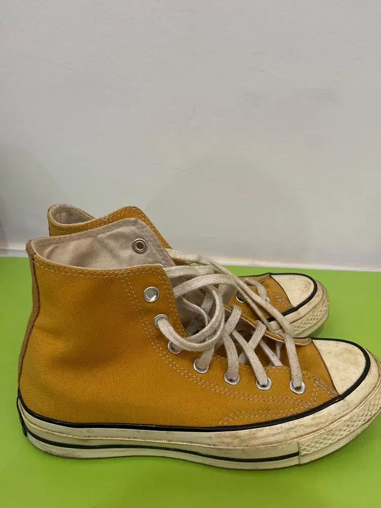 Preloved Converse All Star Chuck Taylor size 38 Yellow Edition