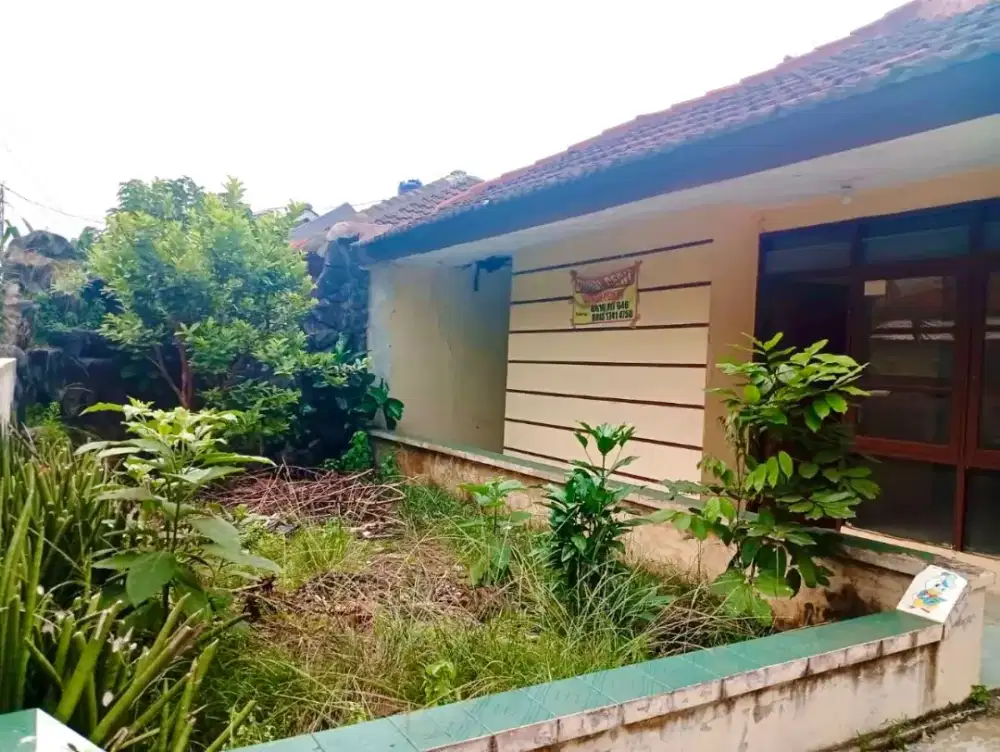 Jual rumah lama hitung tanah di pinggir jalan utama Jatisampurna