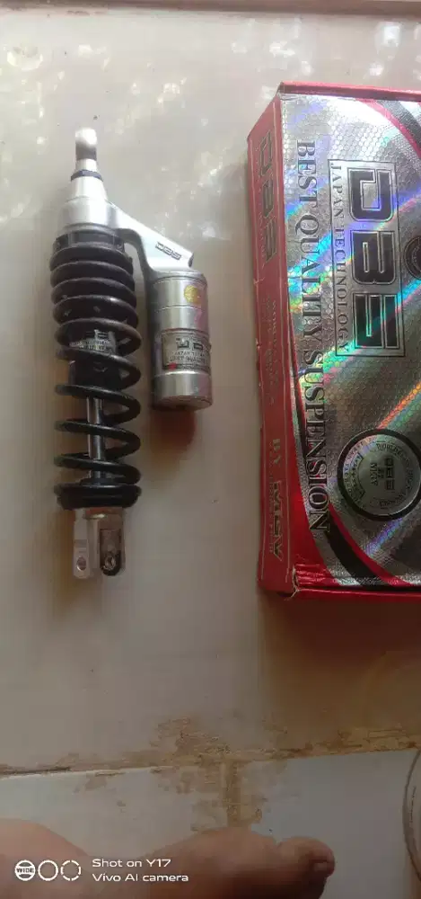 Dijual shocbeker belakang masih lumayan