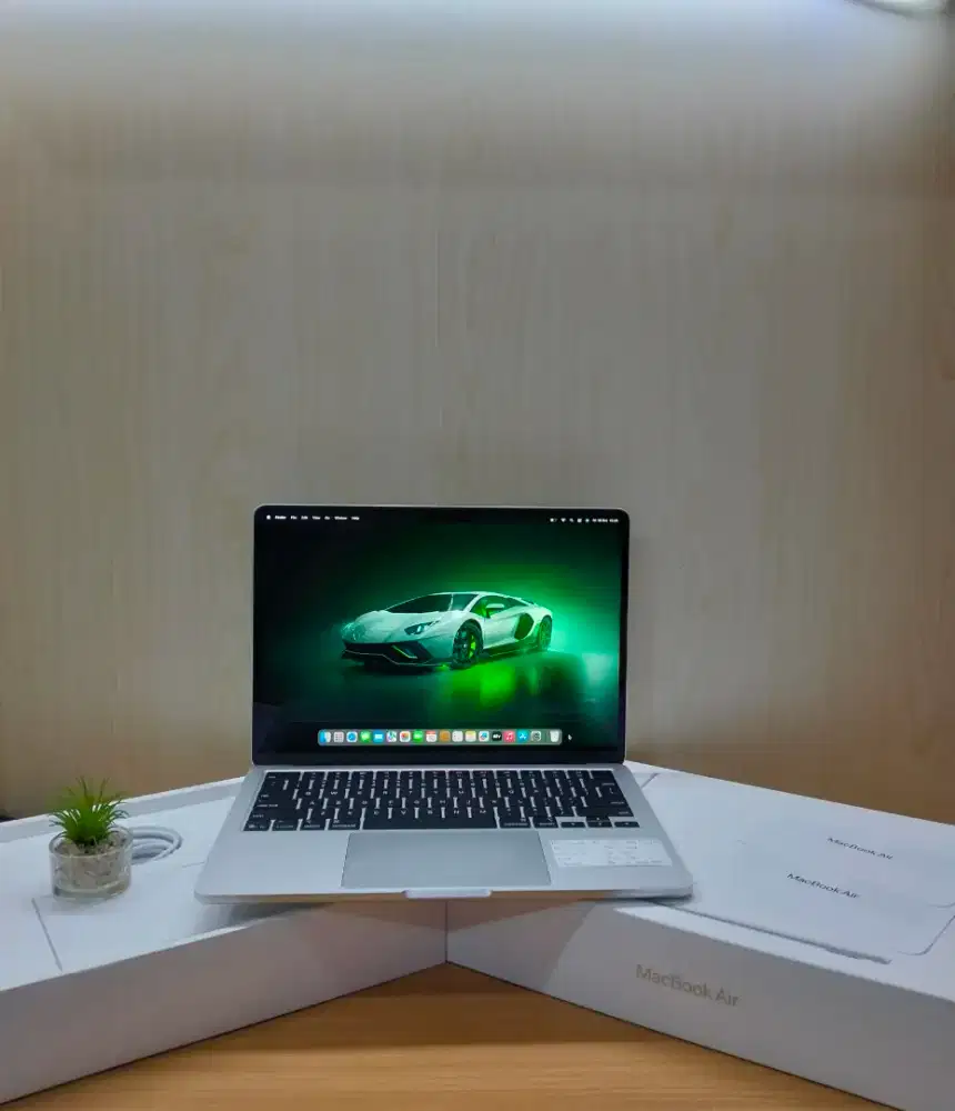 Macbook Air 13inc M4 2025