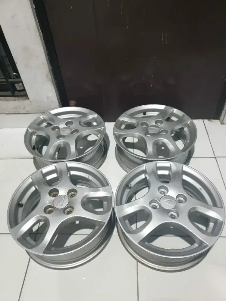 Velg oem ayla old