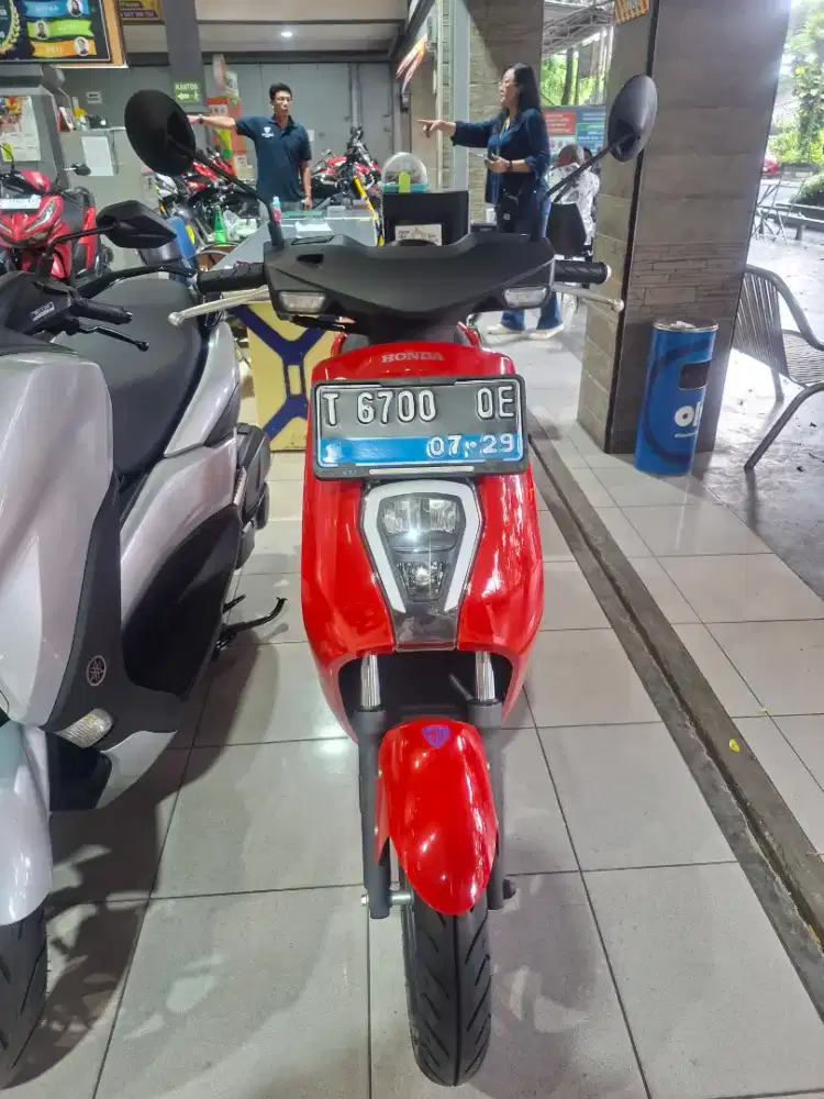 Honda EM1 e Plus Charger - SRI SANJAYA MOTOR