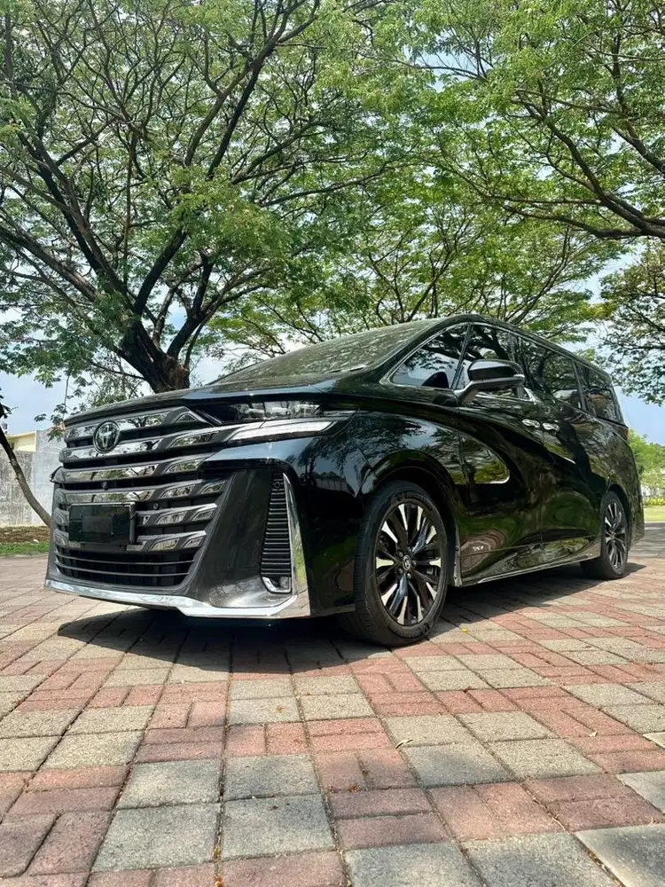 Toyota Vellfire Hybrid 2024