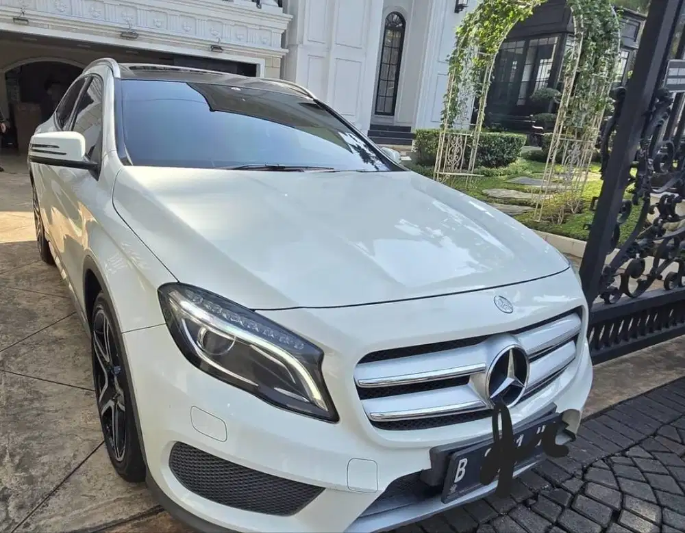MERCEDES-BENZ GLA200 (X156) 2015