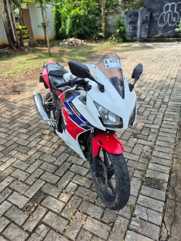 Dijual Honda CBR k45 tahun 2014 pajak hidup panjang mesin bagus