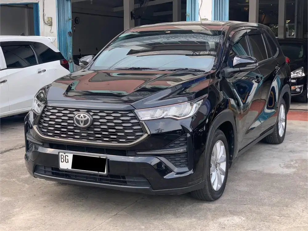 Innova Zenix V CVT 2022