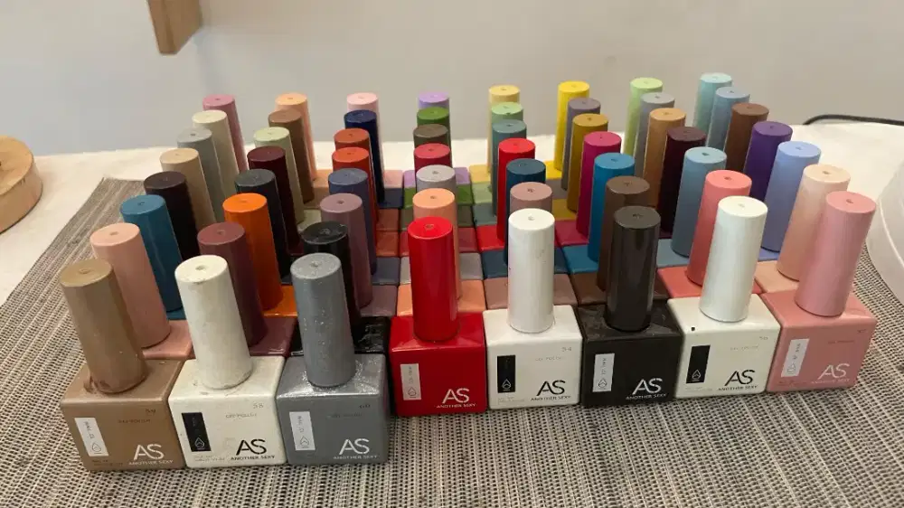 NAIL GEL AS PRELOVED