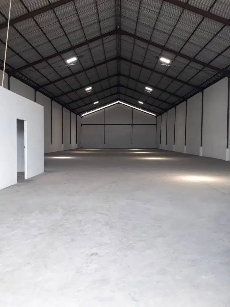 GUDANG MUTIARA TAMBAK LANGON DAERAH MARGOMULYO, STRATEGIS