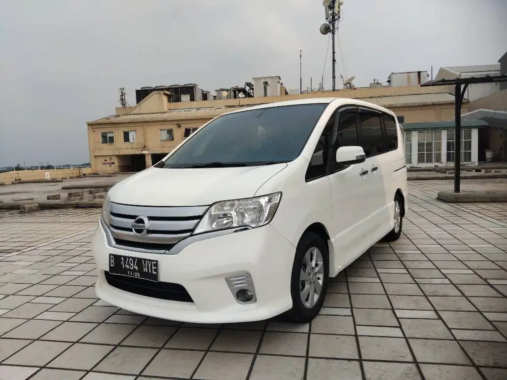 Serena HWS Panoramic Roof 2014 Kondisi Fit Pajak Panjang Terawat