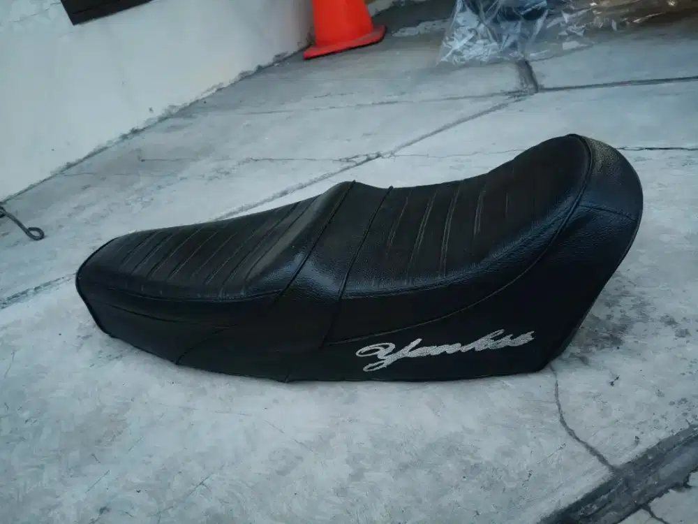 Jok vespa dan kenalpot vespa dgm