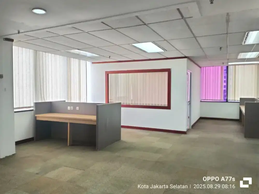 SEWA KANTOR DIJAKARTA SELATAN SUDIRMAN 184M2 PARTISI 80K NEGO