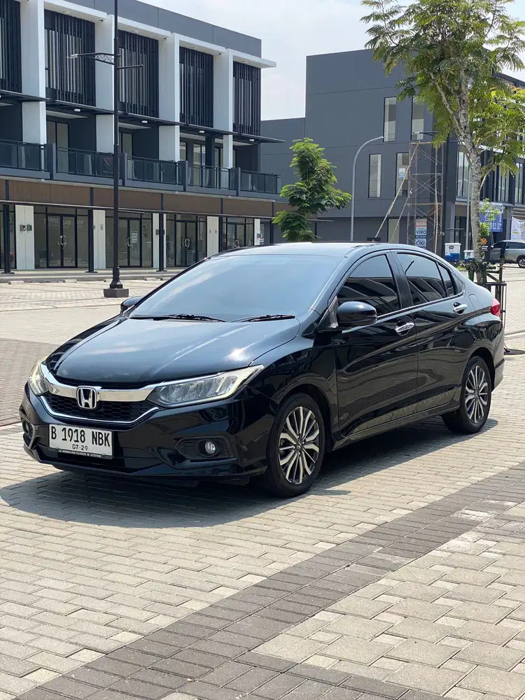 Honda CityT RS HB 2019 KM 67 rb hitam