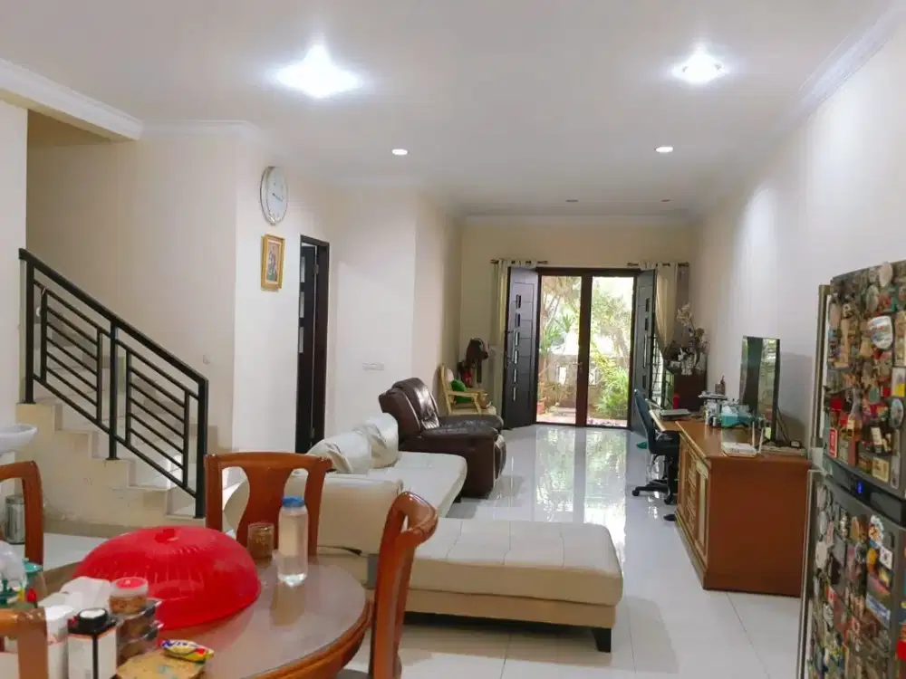 Jual Cepat Rumah 2,5 Lt Sudah Renov di Premier Pavilion Jakarta Barat