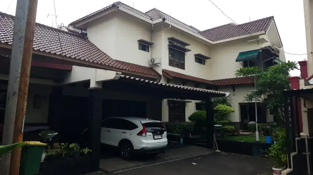 Dijual rumah mewah dengan kolam renang di sukmajaya depok