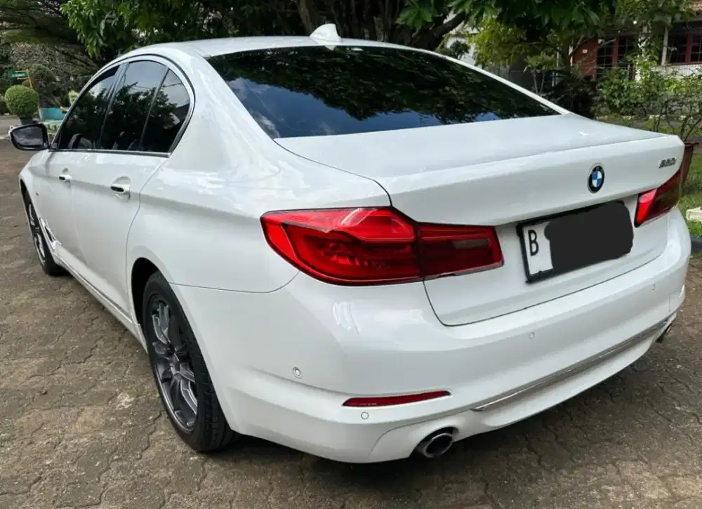 Bmw  530i  2017 white perfect condition