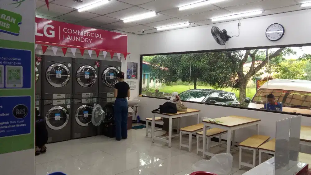Loker laundry puri mansion