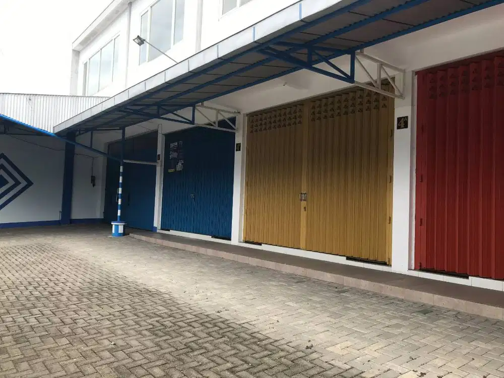 DISEWAKAN SPACE USAHA MULAI 3,5X2m 30jt/tahun