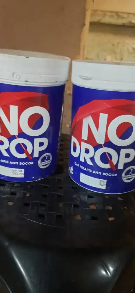 Di jual Cat No Drop sisa proyek 1 KG ada 2 kaleng
