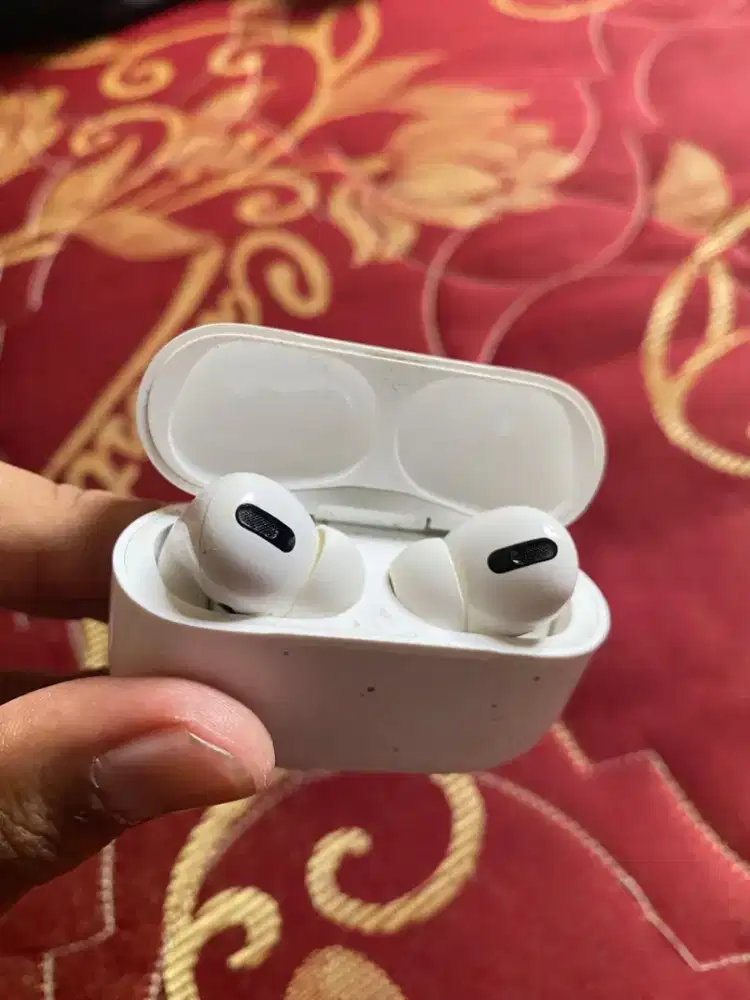 Apple airpods pro Gen 1