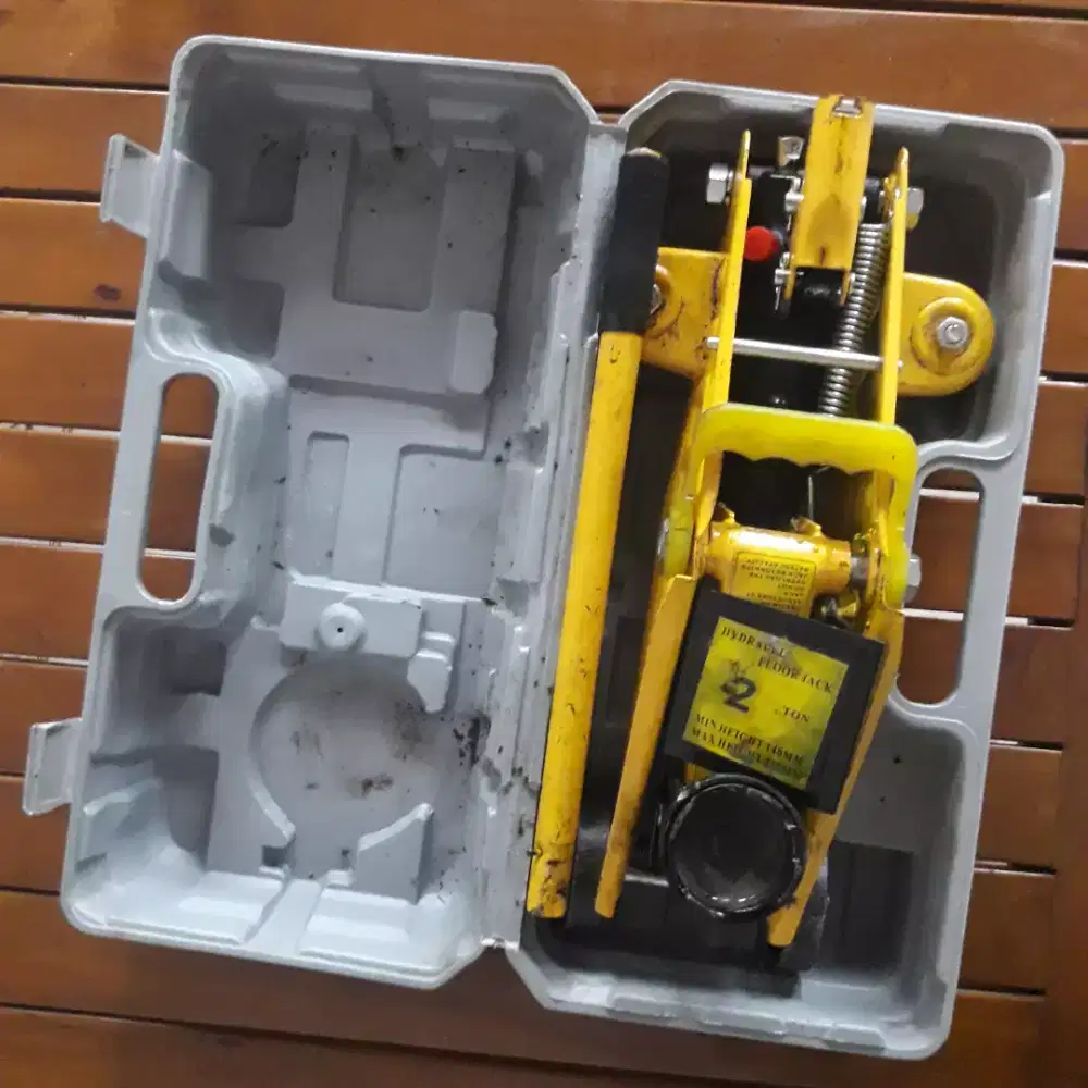 Dongkrak buaya 2 ton