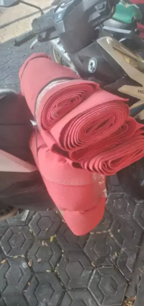 Karpet merah bekas