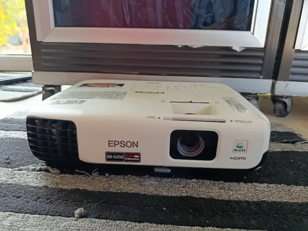lcd proyektor second EPSON EB S200 NORMAL