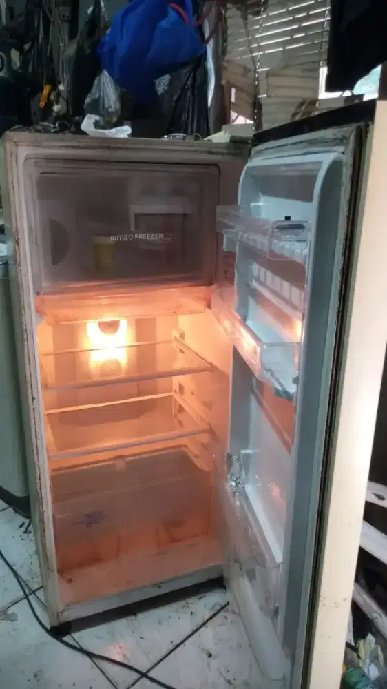 Kulkas Polytron 1 pintu normal mulus beku