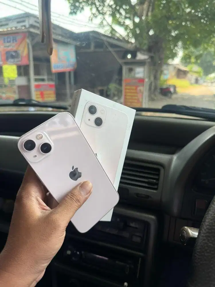 I phone 13. I book pink bh 81
