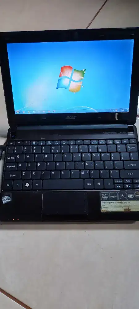 Laptop acer kecil