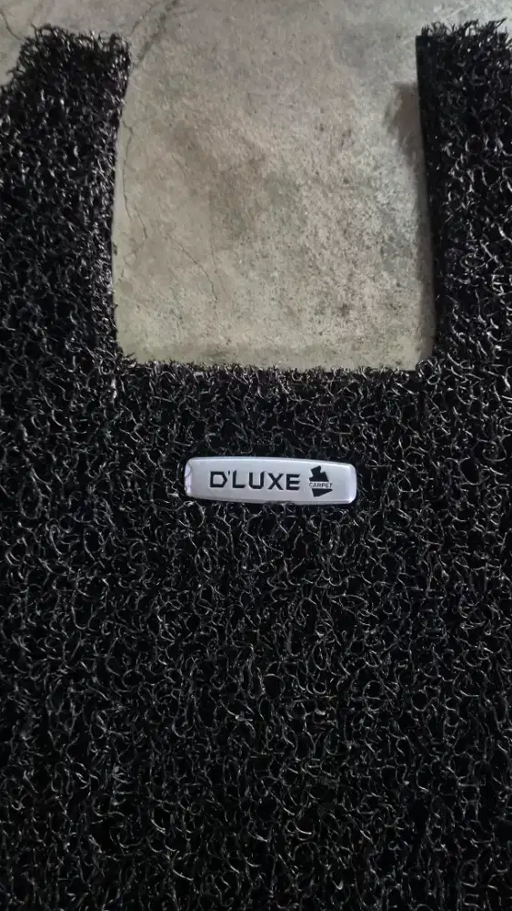 KARPET MOBIL HRV DELUXE HITAM 1 SET