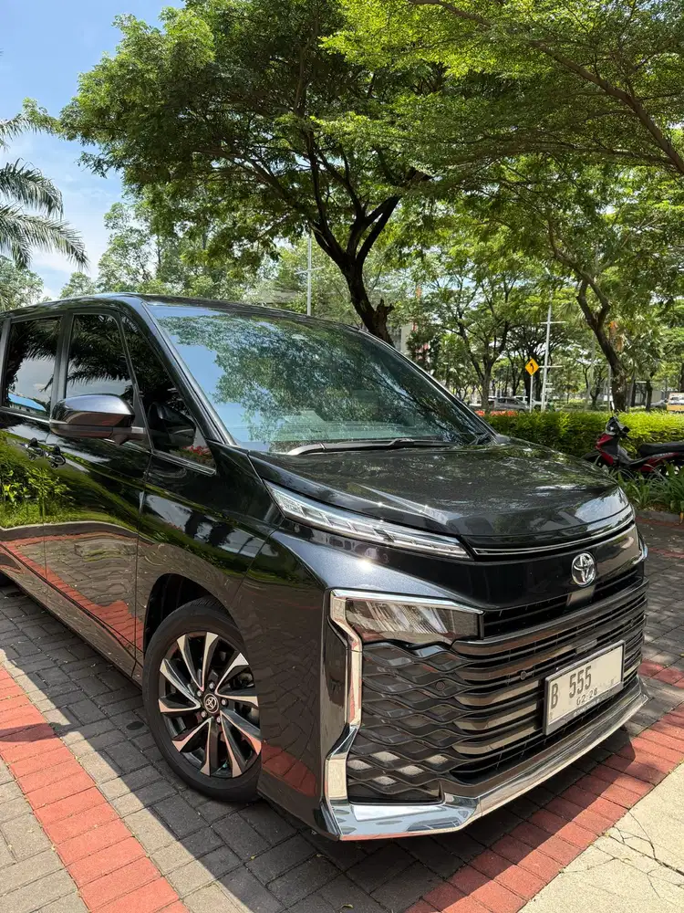 Toyota Voxy 2022 Bensin