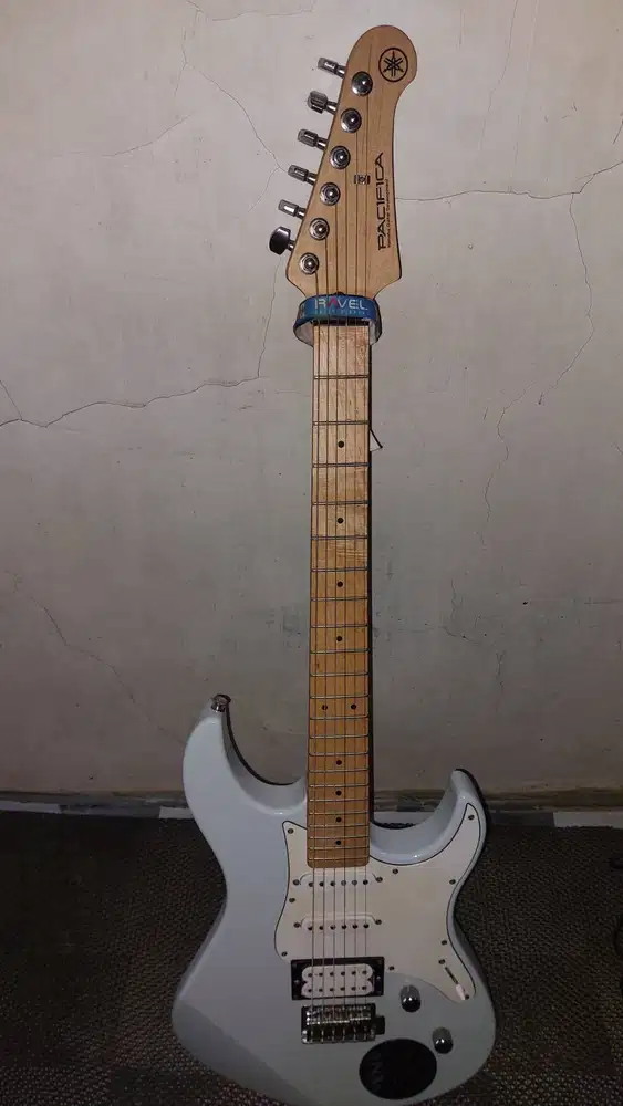 Gitar yamaha pacifica 112vm