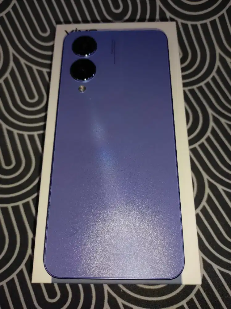 Vivo Y17S warna ungu