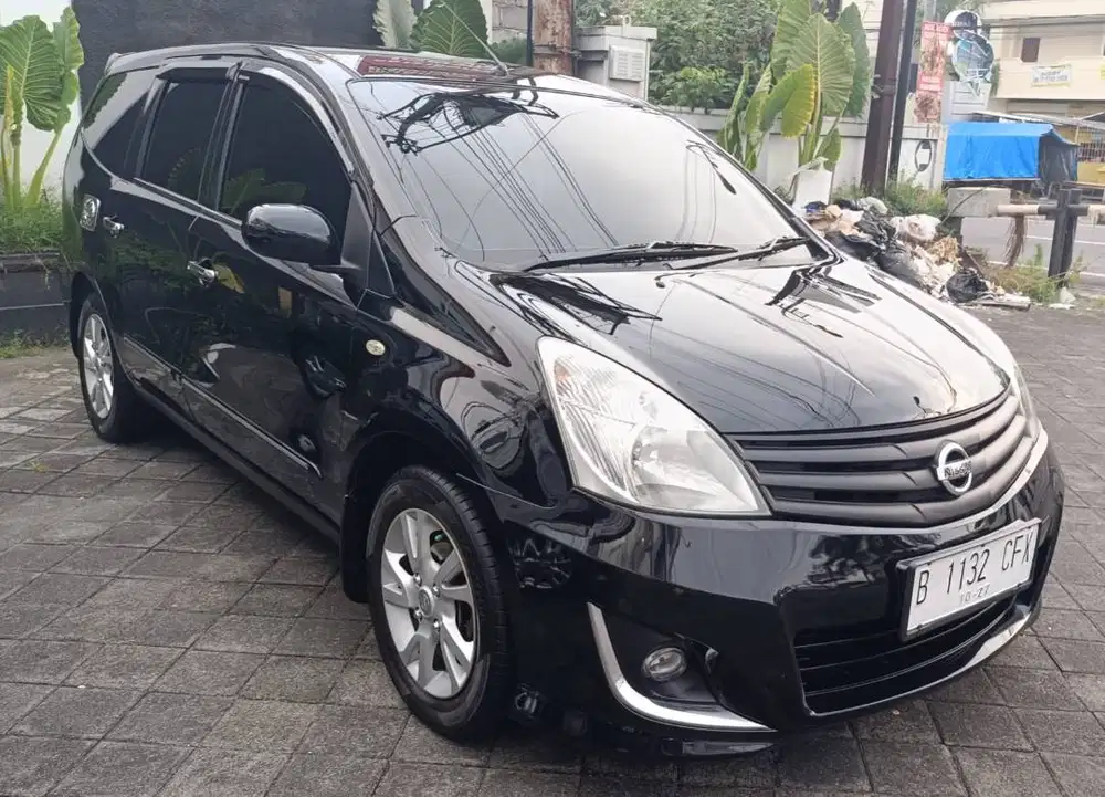 Nissan Grand Livina XV Ultimate Matic 2012 Mulus Siap Pakai